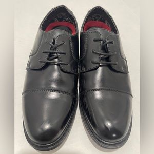 Boys Kids Black Dress Shoes Bruno Marc size 4